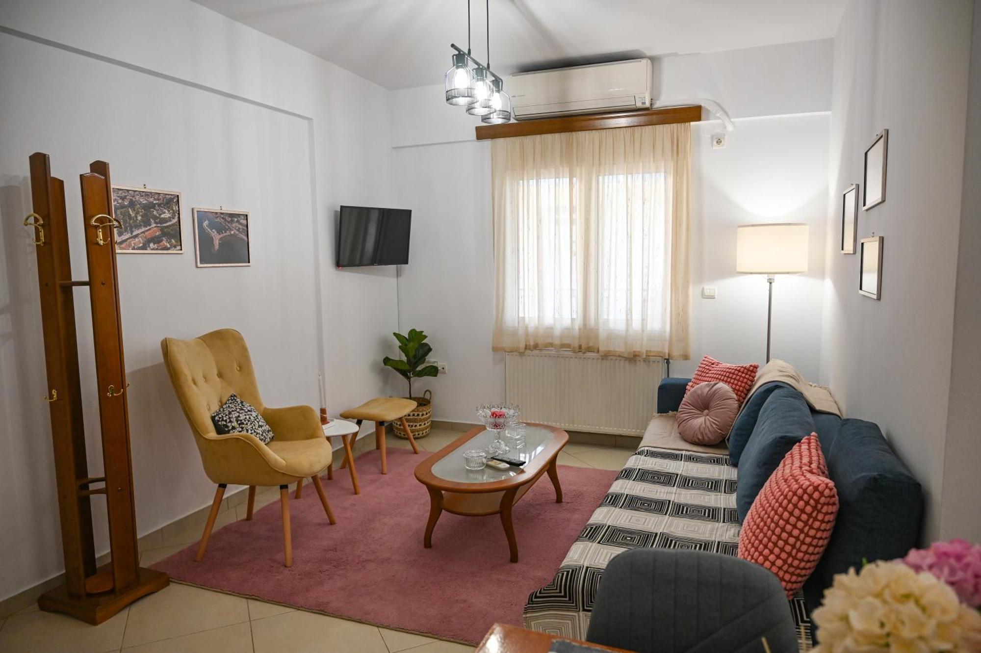 Dimitra House At By Greece Appartement